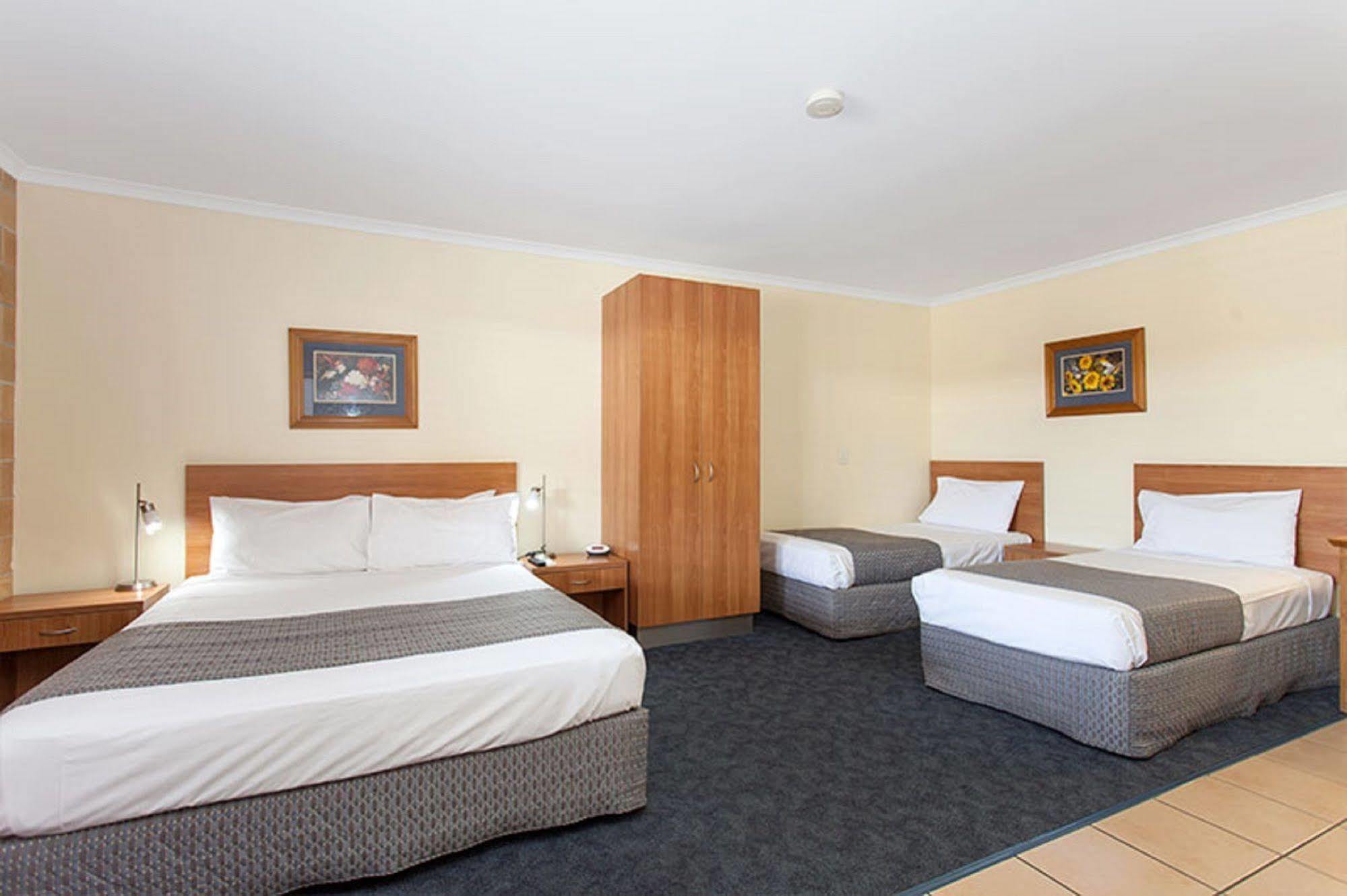 Windmill Motel & Events Centre แมคคาย ภายนอก รูปภาพ
